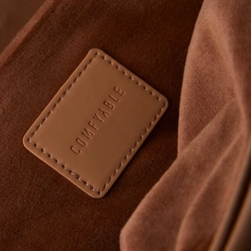 Comfyable Brown Tan Quilted Air Laptop Sleeve